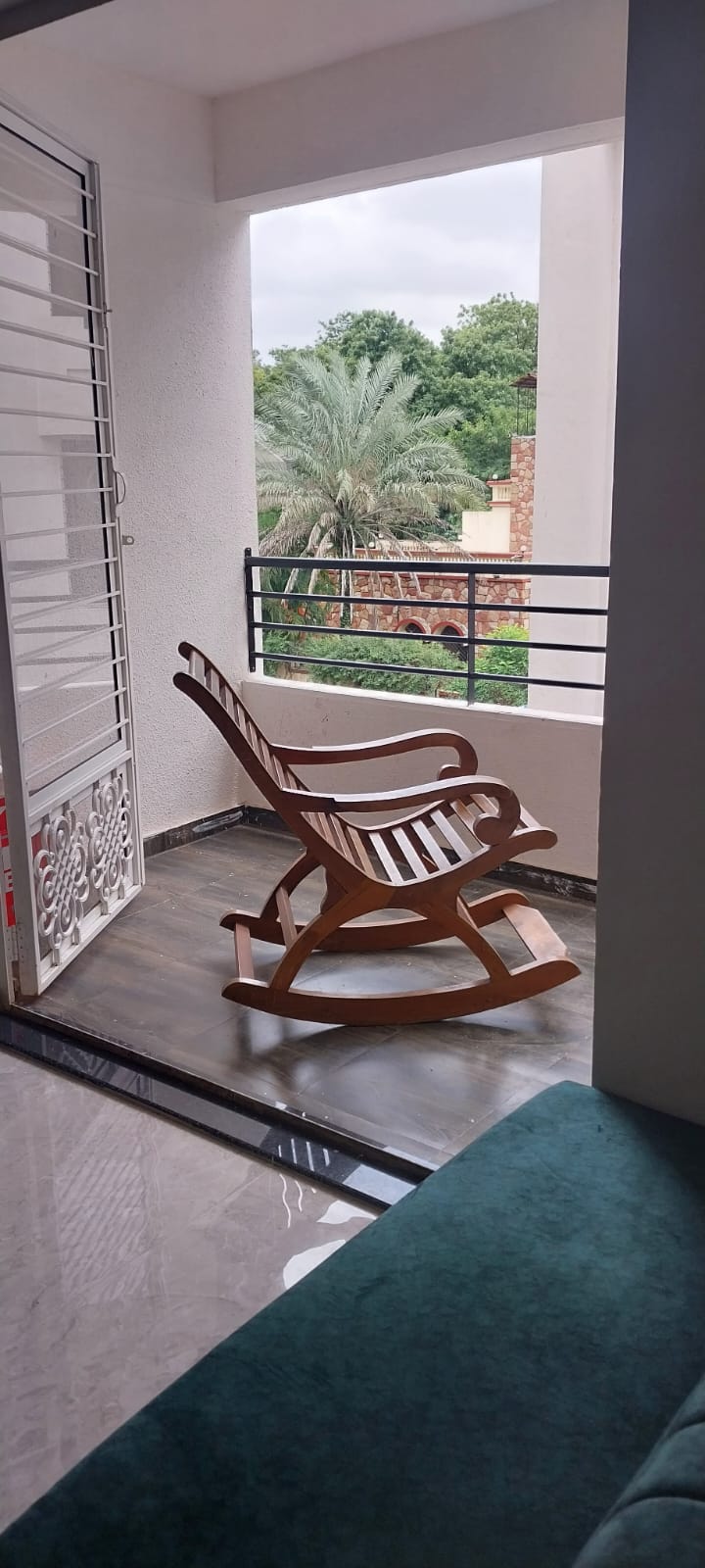 Holistic Residential Care & Specialized Support at Royal Senior Homes - Image 2